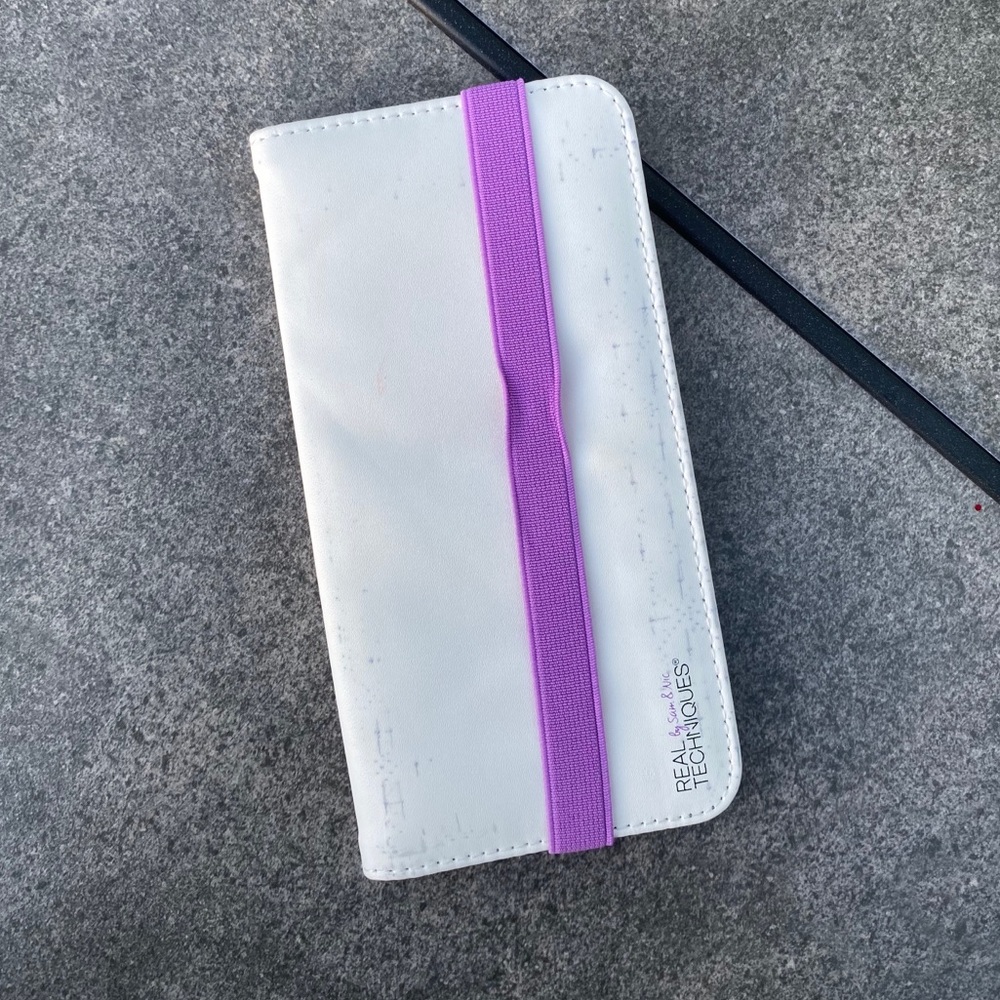 Real Techniques Brush Case w/ mirror